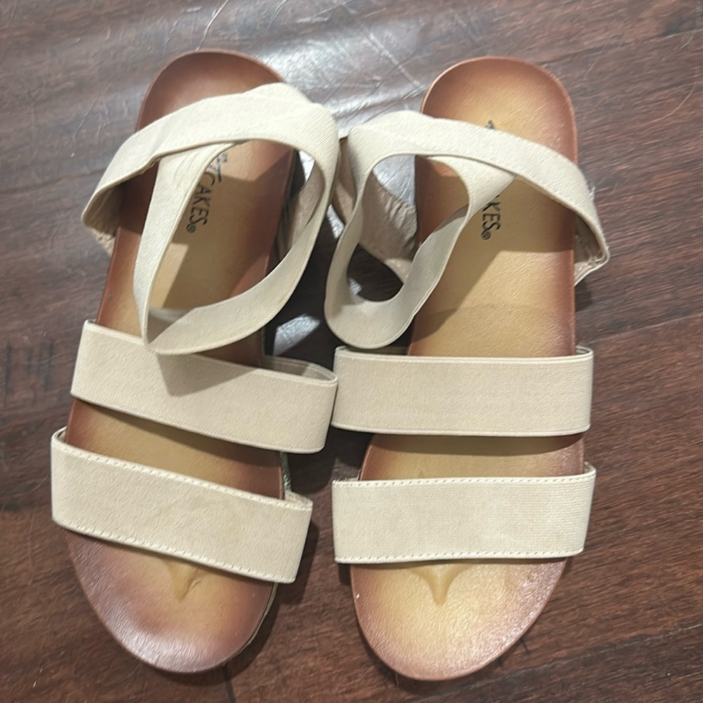 Beige sandals girls size 5